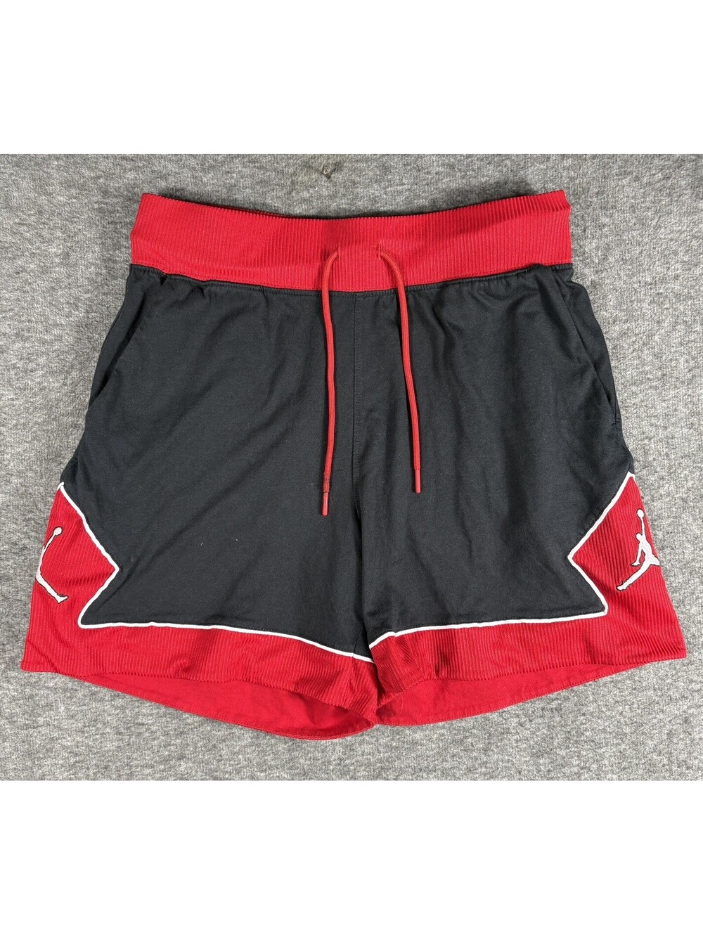 Air Jordan Women's Diamond Basketball Shorts Size Medium Red Black